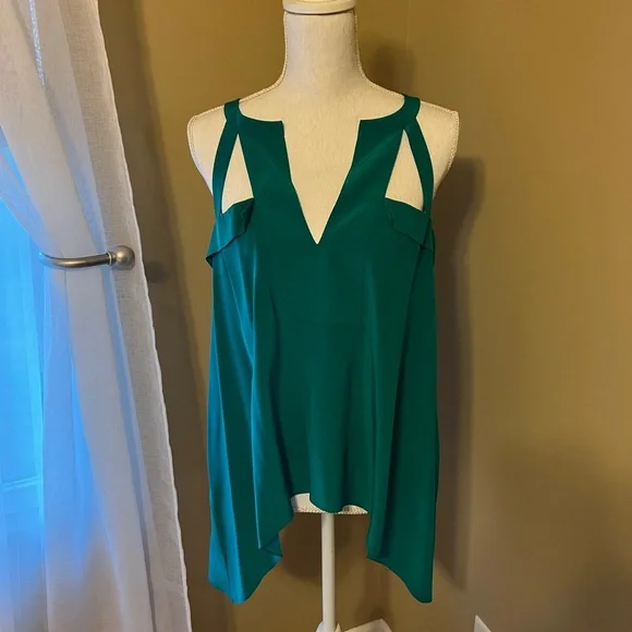 BCBG Max Azria Cut- out Top - Picture 1 of 5